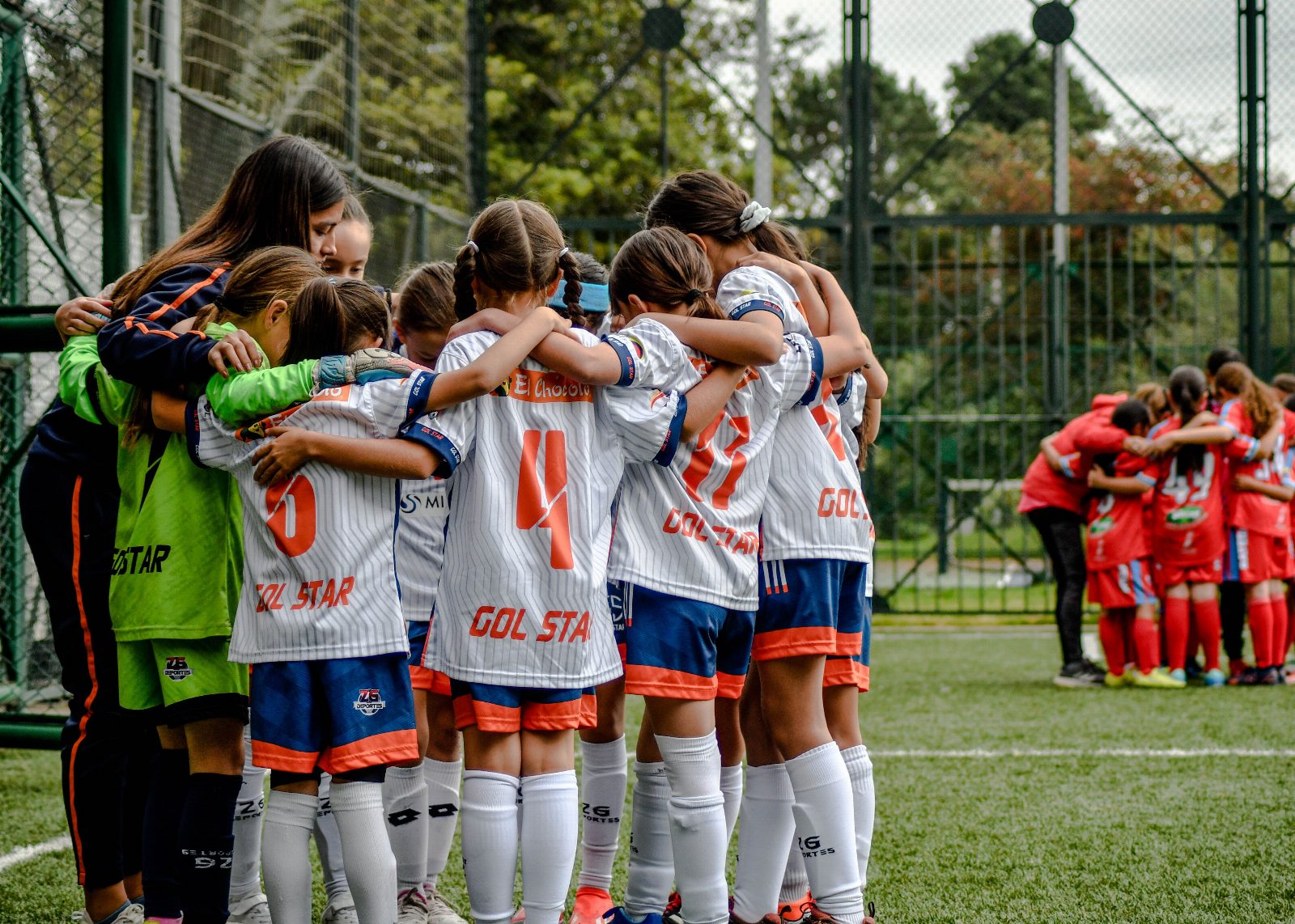 Van MO11 tot de Eredivisie: zo is het Nederlandse meidenvoetbal opgebouwd
